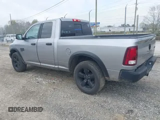 2020 Ram 1500 Warlock z VIN 1C6RR7GG3LS140875, wystawiony jako IAAI lot #41813678 z przebiegiem 67 319 mil mil oraz . Historia ofert i sprzedaży dostępna na DreamBid. Obrazek 3.
