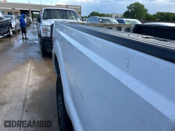 2015 Ford F-250 Lariat z VIN 1FT7W2B61FEB96343, wystawiony jako IAAI lot #42260239 z przebiegiem 171 392 mil mil oraz . Historia ofert i sprzedaży dostępna na DreamBid. Obrazek 1.
