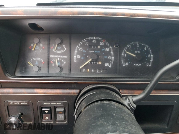 1989 Ford Bronco Custom z VIN 1FMEU15H6KLA27263, wystawiony jako Copart lot #73462704 z przebiegiem 88 209 mil mil oraz Szkoda całkowita • Salvage title. Historia ofert i sprzedaży dostępna na DreamBid. Obrazek 9.