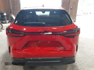 2025 Lexus NX 350 Premium z VIN 2T2GGCEZ5SC086994, wystawiony jako IAAI lot #42482143 z przebiegiem 169 mil mil oraz . Historia ofert i sprzedaży dostępna na DreamBid. Obrazek 16.