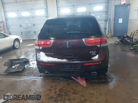 2012 Lincoln MKX with VIN 2LMDJ8JKXCBL17915, listed as a IAAI auction lot 41845644 with 172,433 mi miles and . Bid and sale history available at DreamBid. Image 16.