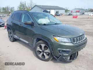 2018 Jeep Compass Latitude with VIN 3C4NJDBB4JT176031, listed as a IAAI auction lot 42125161 with 32,761 mi miles and . Bid and sale history available at DreamBid. Image 1.