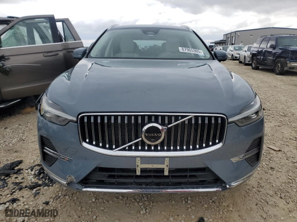 2023 Volvo XC60 Plus Bright Theme with VIN YV4L12DE6P1340363, listed as a Copart auction lot 87965305 with 10,102 mi miles and Salvage Title. Bid and sale history available at carsss.com. Image 5.