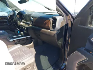 2022 Chevrolet Silverado 1500 with VIN 1GCUDJET3NZ633089, listed as a IAAI auction lot 41419358 with 43,152 mi miles and . Bid and sale history available at DreamBid. Image 5.