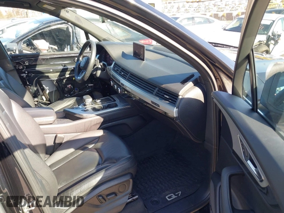 2019 Audi Q7 Premium Plus z VIN WA1LHAF76KD025846, wystawiony jako IAAI lot #41441861 z przebiegiem 79 937 mil mil oraz . Historia ofert i sprzedaży dostępna na DreamBid. Obrazek 5.