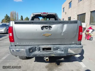 2007 Chevrolet Silverado 1500 LT w/1LT with VIN 1GCEC19J07E580345, listed as a IAAI auction lot 40884974 with 277,971 mi miles. Bid and sale history available at carsss.com. Image 17.