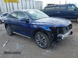 2024 Audi Q5 S line Premium Plus with VIN WA1EAAFY2R2018050, listed as a IAAI auction lot 41887903 with 15,685 mi miles. Bid and sale history available at carsss.com. Image 1.
