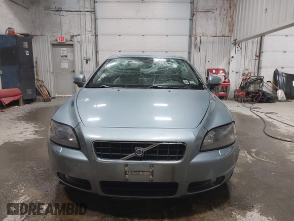 2010 Volvo C70 with VIN YV1672MC5AJ093125, listed as a IAAI auction lot 41459887 with 107,944 mi miles. Bid and sale history available at carsss.com. Image 12.
