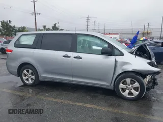 2012 Toyota Sienna z VIN 5TDZK3DC6CS263912, wystawiony jako IAAI lot #42174360 z przebiegiem 95 216 mil mil oraz . Historia ofert i sprzedaży dostępna na DreamBid. Obrazek 14.