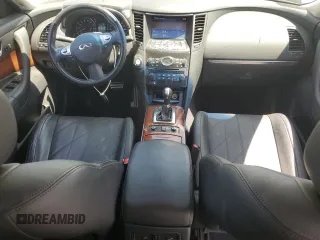 2014 Infiniti QX70 с VIN JN8CS1MU8EM451823, выставлен на аукционе Copart как лот 61134355 с пробегом 90 903 миль миль и Списание • Salvage title. История ставок и продаж доступна на DreamBid. Изображение 8.