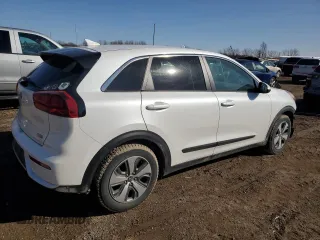 2017 Kia Niro FE with VIN KNDCB3LC4H5048467, listed as a Copart auction lot 48034895 with 141,047 mi miles and Clean Title. Bid and sale history available at carsss.com. Image 3.