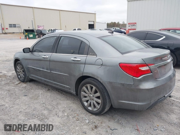 2013 Chrysler 200 Limited with VIN 1C3CCBCG4DN589768, listed as a IAAI auction lot 41201743 with 203,443 mi miles. Bid and sale history available at carsss.com. Image 3.