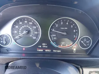 2016 BMW 3 Series 320i xDrive с VIN WBA8E5G50GNU20841, выставлен на аукционе IAAI как лот 41684968 с пробегом 118 058 миль миль и . История ставок и продаж доступна на DreamBid. Изображение 7.