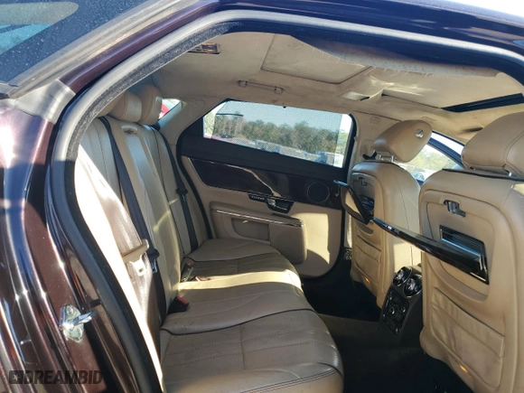 2011 Jaguar XJ with VIN SAJWA2GB7BLV06213, listed as a Copart auction lot 82365024 with NaN miles and Salvage Title. Bid and sale history available at carsss.com. Image 11.