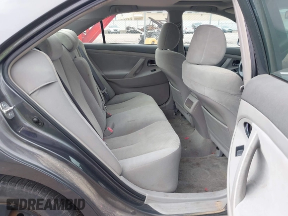 2007 Toyota Camry CE z VIN 4T1BE46K67U135198, wystawiony jako IAAI lot #40270157 z przebiegiem 211 315 mil mil oraz . Historia ofert i sprzedaży dostępna na DreamBid. Obrazek 8.
