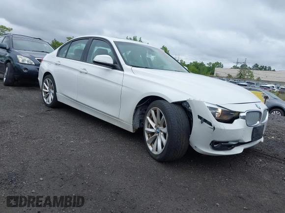 2012 BMW 3 Series 328i с VIN WBA3A5C57CF341151, выставлен на аукционе IAAI как лот 42259279 с пробегом 70 035 миль миль и . История ставок и продаж доступна на DreamBid. Изображение 1.