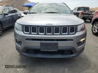 2018 Jeep Compass Latitude z VIN 3C4NJCBB8JT461048, wystawiony jako Copart lot #65475345 z przebiegiem 82 384 mil mil oraz Czysty tytuł • Clean title. Historia ofert i sprzedaży dostępna na DreamBid. Obrazek 5.