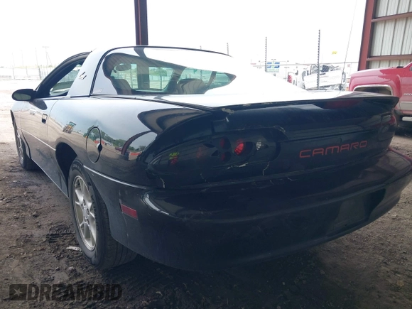 2002 Chevrolet Camaro z VIN 2G1FP22K822119358, wystawiony jako IAAI lot #42530943 z przebiegiem 98 277 mil mil oraz . Historia ofert i sprzedaży dostępna na DreamBid. Obrazek 6.
