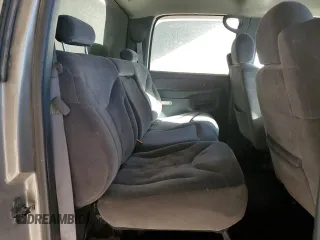 2001 GMC Sierra 1500HD SLT z VIN 1GTGK13U51F151024, wystawiony jako Copart lot #41991685 z przebiegiem 187 734 mil mil oraz Szkody całkowita. Historia ofert i sprzedaży dostępna na DreamBid. Obrazek 10.