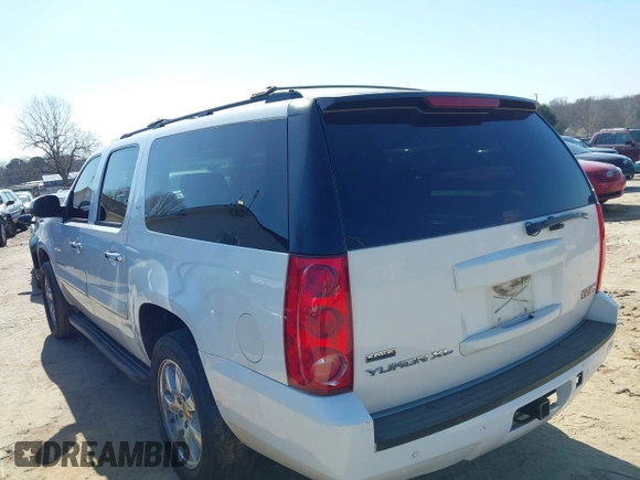 2008 GMC Yukon XL SLT 4SB with VIN 1GKFC16038R186997, listed as a IAAI auction lot 41788484 with 202,832 mi miles and . Bid and sale history available at carsss.com. Image 3.