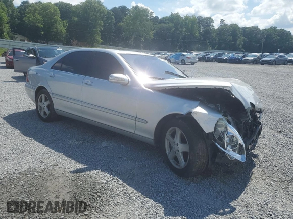 2005 Mercedes-Benz S-Class 4.3L with VIN WDBNG70J25A454186, listed as a Copart auction lot 57395484 with 0 mi miles and Salvage Title. Bid and sale history available at carsss.com. Image 4.