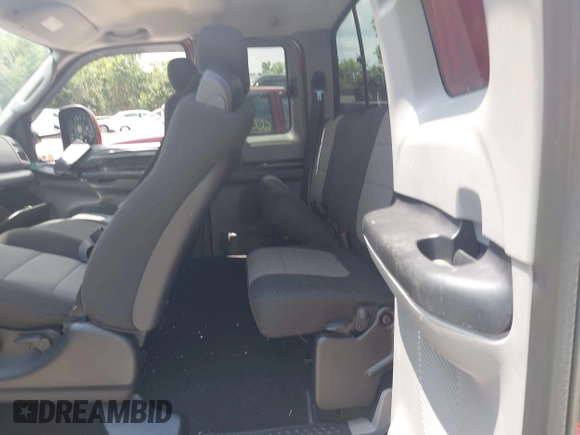 2004 Ford F-250 XL with VIN 1FTNX21P24EB26202, listed as a IAAI auction lot 42761886 with 58,980 mi miles and . Bid and sale history available at DreamBid. Image 8.