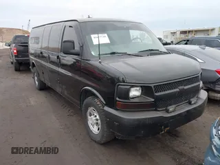 2007 Chevrolet Express Cargo z VIN 1GCGG29V671161347, wystawiony jako IAAI lot #41657749 z przebiegiem 219 303 mil mil oraz . Historia ofert i sprzedaży dostępna na DreamBid. Obrazek 1.