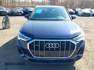 2024 Audi Q3 S line Premium Plus z VIN WA1EECF30R1173836, wystawiony jako IAAI lot #42044971 z przebiegiem 4848 mil mil oraz . Historia ofert i sprzedaży dostępna na DreamBid. Obrazek 12.