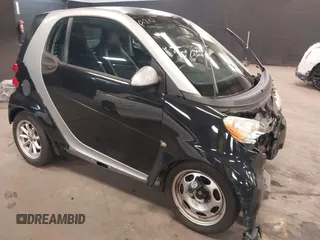 2010 Smart fortwo Pure z VIN WMEEJ3BA7AK402342, wystawiony jako IAAI lot #42417829 z przebiegiem 38 225 mil mil oraz . Historia ofert i sprzedaży dostępna na DreamBid. Obrazek 1.