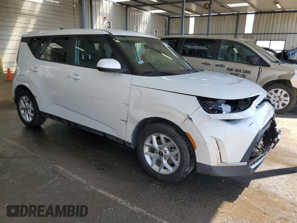2023 Kia Soul LX with VIN KNDJ23AU2P7862493, listed as a Copart auction lot 55538635 with 57,363 mi miles and Clean Title. Bid and sale history available at DreamBid. Image 4.