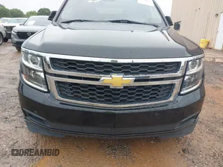 2019 Chevrolet Suburban LT z VIN 1GNSKHKC8KR332167, wystawiony jako IAAI lot #42256453 z przebiegiem 131 882 mil mil oraz . Historia ofert i sprzedaży dostępna na DreamBid. Obrazek 6.