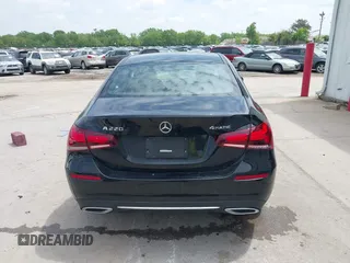 2021 Mercedes-Benz A 220 z VIN W1K3G4FB3MJ278745, wystawiony jako IAAI lot #42386479 z przebiegiem 33 282 mil mil oraz . Historia ofert i sprzedaży dostępna na DreamBid. Obrazek 16.