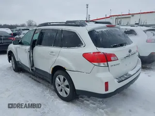 2010 Subaru Outback Premium All-Weather Anniversary z VIN 4S4BRCGC1A3333528, wystawiony jako IAAI lot #41269645 z przebiegiem 184 858 mil mil oraz . Historia ofert i sprzedaży dostępna na DreamBid. Obrazek 3.