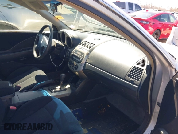 2004 Nissan Altima S with VIN 1N4AL11D84C171897, listed as a IAAI auction lot 41922715 with 101,865 mi miles. Bid and sale history available at carsss.com. Image 5.