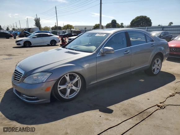 2011 Mercedes-Benz S-Class S 550 with VIN WDDNG7BB9BA373940, listed as a Copart auction lot 47596045 with 52,120 mi miles and Clean Title. Bid and sale history available at carsss.com. Image 1.