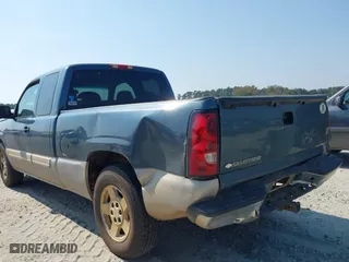 2006 Chevrolet Silverado 1500 LT1 with VIN 1GCEC19V36Z115777, listed as a IAAI auction lot 40671763 with 355,636 mi miles. Bid and sale history available at carsss.com. Image 6.