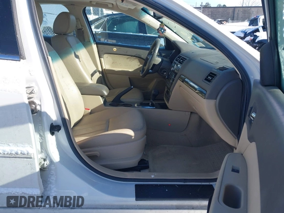 2008 Mercury Milan Premier with VIN 3MEHM02138R665689, listed as a IAAI auction lot 41431920 with 80,951 mi miles and . Bid and sale history available at DreamBid. Image 5.