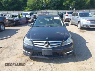 2012 Mercedes-Benz C 300 Sport z VIN WDDGF8BB8CR200253, wystawiony jako IAAI lot #42735797 z przebiegiem 140 277 mil mil oraz . Historia ofert i sprzedaży dostępna na DreamBid. Obrazek 12.
