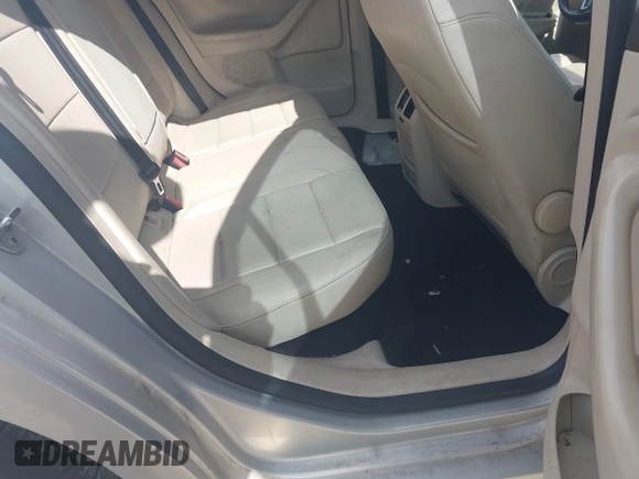 2010 Volkswagen Jetta Limited Edition с VIN 3VWRZ7AJ7AM098548, выставлен на аукционе IAAI как лот 42510689 с пробегом 166 541 миль миль и . История ставок и продаж доступна на DreamBid. Изображение 8.