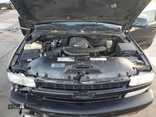 2001 Chevrolet Suburban LS z VIN 3GNFK16T91G221421, wystawiony jako Copart lot #87094634 z przebiegiem 186 977 mil mil oraz Szkoda całkowita • Salvage title. Historia ofert i sprzedaży dostępna na DreamBid. Obrazek 13.