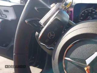 2025 Mercedes-Benz CLA 250 z VIN W1K5J4GBXSN481534, wystawiony jako IAAI lot #42254760 z przebiegiem 7 738 mil mil oraz . Historia ofert i sprzedaży dostępna na DreamBid. Obrazek 11.