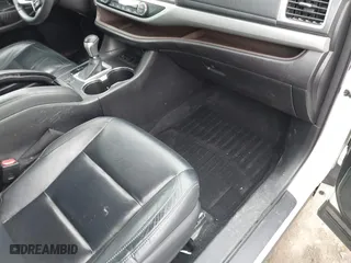 2014 Toyota Highlander XLE with VIN 5TDKKRFH0ES012481, listed as a IAAI auction lot 41687100 with 158,538 mi miles. Bid and sale history available at carsss.com. Image 5.