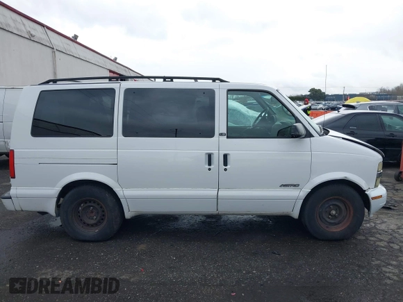 2002 Chevrolet Astro with VIN 1GNDM19X02B153455, listed as a IAAI auction lot 41462588 with 349,613 mi miles. Bid and sale history available at carsss.com. Image 13.