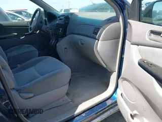 2005 Toyota Sienna CE with VIN 5TDZA23CX5S335924, listed as a IAAI auction lot 42057444 with 184,342 mi miles. Bid and sale history available at carsss.com. Image 5.