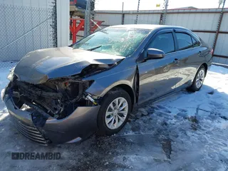 2015 Toyota Camry XLE with VIN 4T4BF1FK6FR465360, listed as a IAAI auction lot 41615471 with 166,584 mi miles. Bid and sale history available at carsss.com. Image 17.