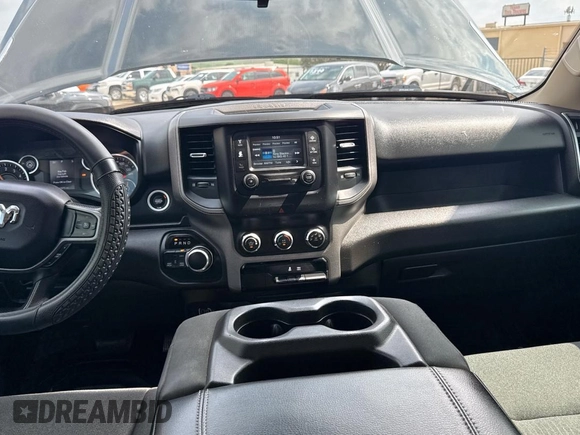 2019 Ram 1500 Tradesman z VIN 1C6SRFCT8KN585978, wystawiony jako Copart lot #58619235 z przebiegiem 112 470 mil mil oraz Czysty tytuł • Clean title. Historia ofert i sprzedaży dostępna na DreamBid. Obrazek 9.