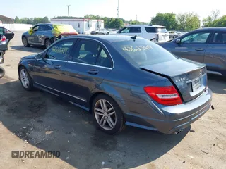 2013 Mercedes-Benz C 300 Sport с VIN WDDGF8AB2DG072641, выставлен на аукционе IAAI как лот 42622409 с пробегом 96 832 миль миль и . История ставок и продаж доступна на DreamBid. Изображение 3.