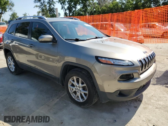 2017 Jeep Cherokee Latitude with VIN 1C4PJMCS3HW580028, listed as a Copart auction lot 54829875 with 161,432 mi miles and Clean Title. Bid and sale history available at carsss.com. Image 4.