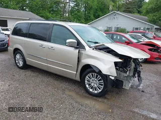 2015 Chrysler Town & Country Touring L z VIN 2C4RC1CG0FR673933, wystawiony jako IAAI lot #42253809 z przebiegiem 138 294 mil mil oraz . Historia ofert i sprzedaży dostępna na DreamBid. Obrazek 1.
