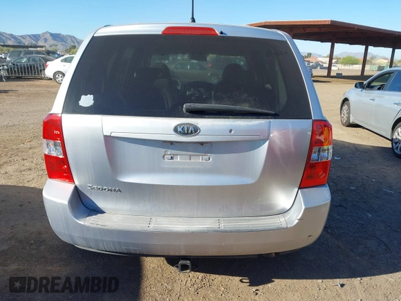 2008 Kia Sedona with VIN KNDMB133686227144, listed as a IAAI auction lot 41868692 with 124,269 mi miles. Bid and sale history available at carsss.com. Image 16.